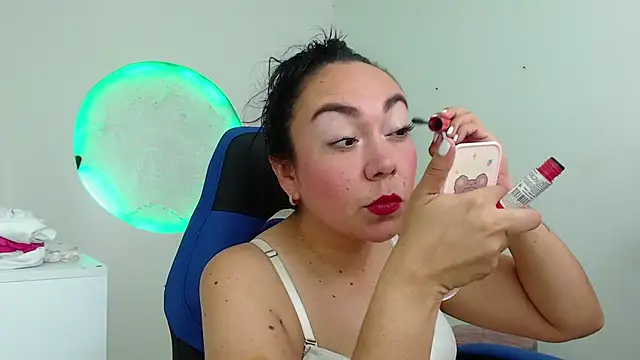 Snapshot of Yadis_hot chatting on 11.05.25 Yadis hot online show from 11.05.25