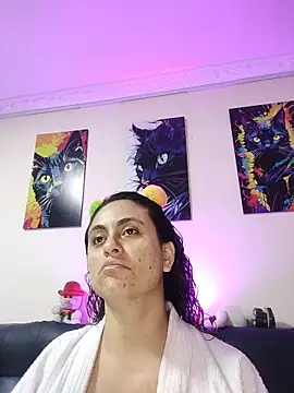 Caroline Jons online show from 12.16.25