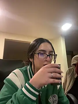 Snapshot of Kloe_Novoa chatting on 03.24.26 Kloe Novoa online show from 03.24.26