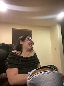 Snapshot of Kloe_Novoa chatting on 03.26.26 Kloe Novoa online show from 03.26.26