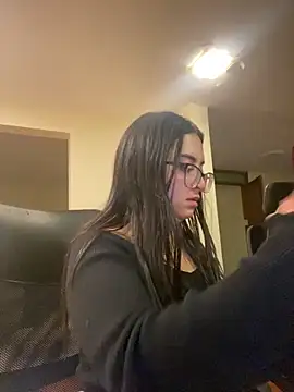 Snapshot of Kloe_Novoa chatting on 04.14.26 Kloe Novoa online show from 04.14.26