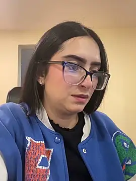 Snapshot of Kloe_Novoa chatting on 04.15.26 Kloe Novoa online show from 04.15.26