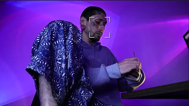 Snapshot of TokyoHatsumoto chatting on 11.30.25 TokyoHatsumoto online show from 11.30.25