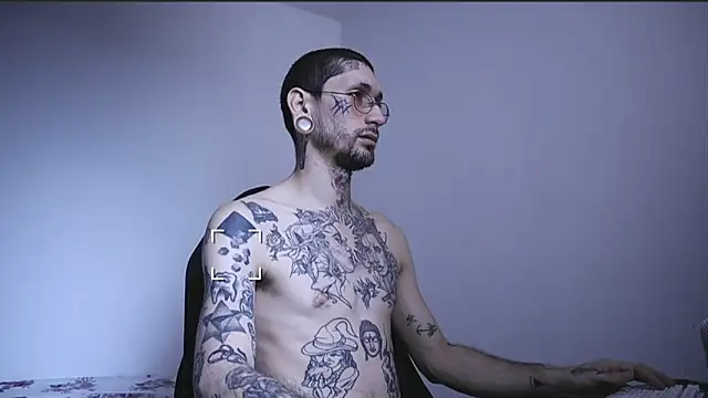 Snapshot of TokyoHatsumoto chatting on 12.02.25 TokyoHatsumoto online show from 12.02.25