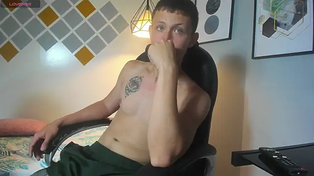 Garuo 18 online show from 11.05.25