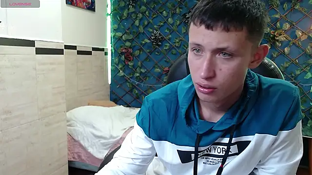 Garuo 18 online show from 11.12.25