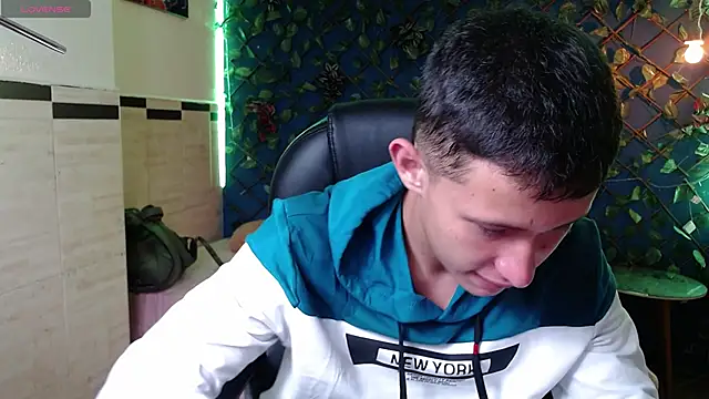 Garuo 18 online show from 11.16.25