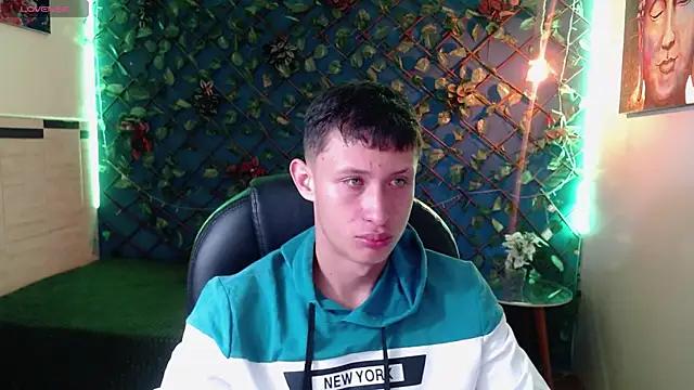 Garuo 18 online show from 11.28.25