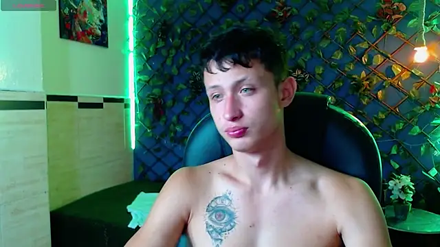 Garuo 18 online show from 12.19.25