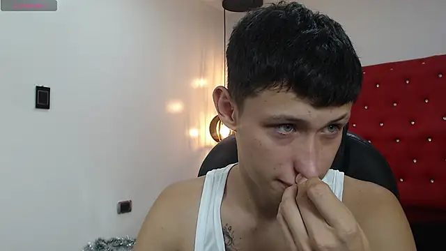 Garuo 18 online show from 12.21.25