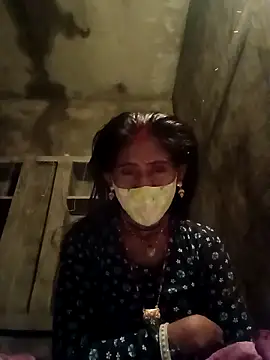 Snapshot of QRANSEXI chatting on 10.31.25 QRANSEXI online show from 10.31.25