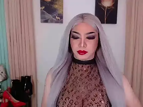 Snapshot of _Danica_Malibog_ chatting on 11.03.25 Danica Malibog online show from 11.03.25