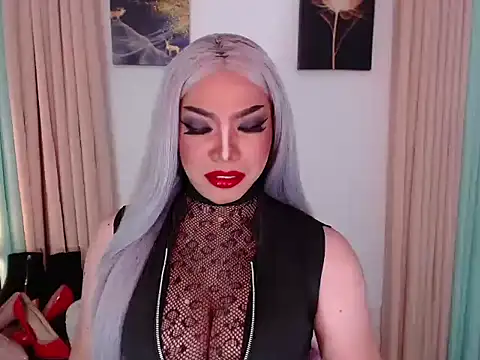 Snapshot of _Danica_Malibog_ chatting on 12.14.25 Danica Malibog online show from 12.14.25