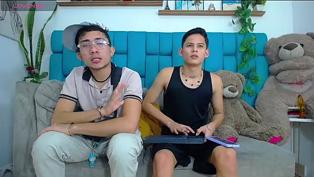 Hot Boys Latinos X online show from 02.10.26