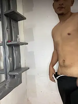 Snapshot of fer_luna chatting on 11.01.25 fer luna online show from 11.01.25