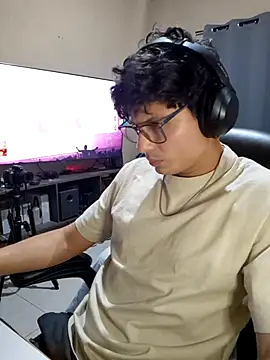 Snapshot of Ais_B10 chatting on 11.23.25 Ais B10 online show from 11.23.25