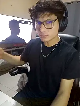 Snapshot of Ais_B10 chatting on 11.26.25 Ais B10 online show from 11.26.25