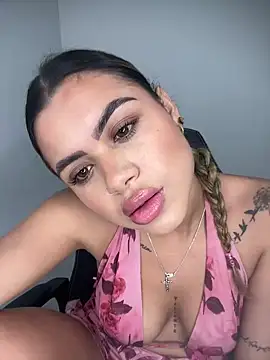 Snapshot of Alanna-foxx chatting on 11.11.25 Alanna-foxx online show from 11.11.25