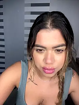 Snapshot of Alanna-foxx chatting on 12.16.25 Alanna-foxx online show from 12.16.25