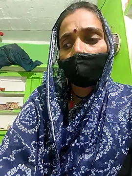 Snapshot of Hot_nenshi chatting on 10.26.25 Hot nenshi online show from 10.26.25