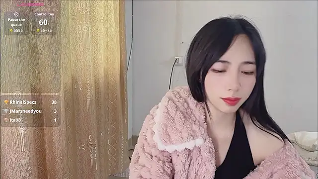 Snapshot of by-Hannah chatting on 11.06.25 by-Hannah online show from 11.06.25