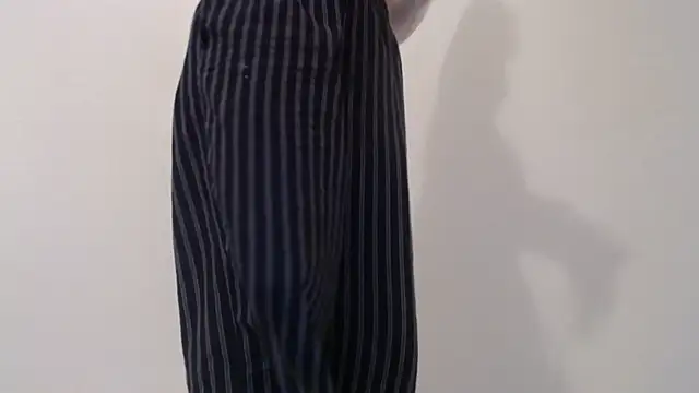 Snapshot of bellefleurrr chatting on 11.30.25 bellefleurrr online show from 11.30.25