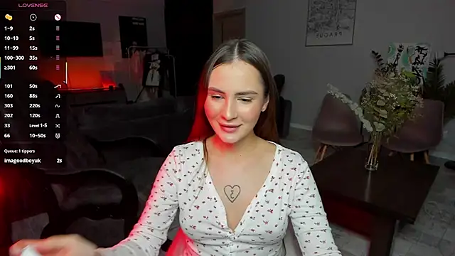 Cleojuice online show from 11.04.25