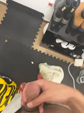 Snapshot of findomhot chatting on 10.29.25 findomhot online show from 10.29.25