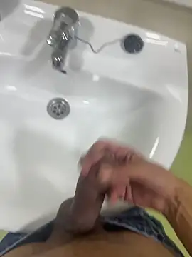 Snapshot of findomhot chatting on 10.31.25 findomhot online show from 10.31.25