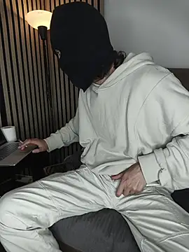 Snapshot of findomhot chatting on 12.13.25 findomhot online show from 12.13.25