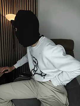 Snapshot of findomhot chatting on 12.15.25 findomhot online show from 12.15.25