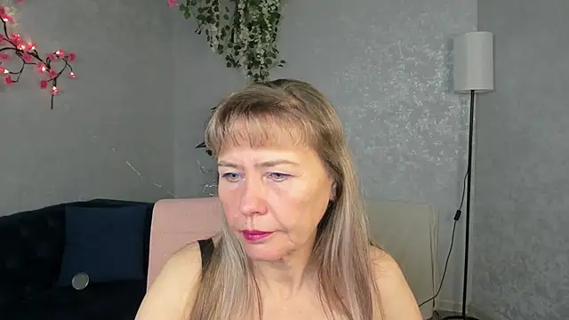 Carla Vogue online show from 11.11.25