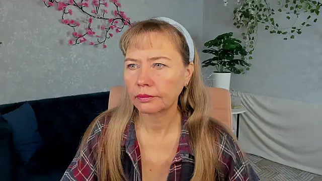 Carla Vogue online show from 11.18.25