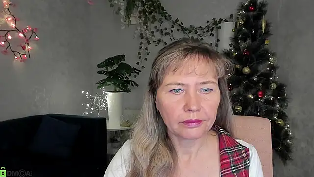 Carla Vogue online show from 12.05.25