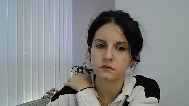 Snapshot of StellaAnia chatting on 10.29.25 StellaAnia online show from 10.29.25