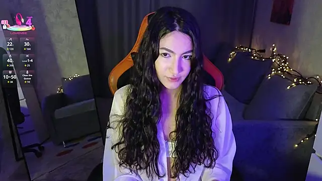 Mulan Lo online show from 12.20.25