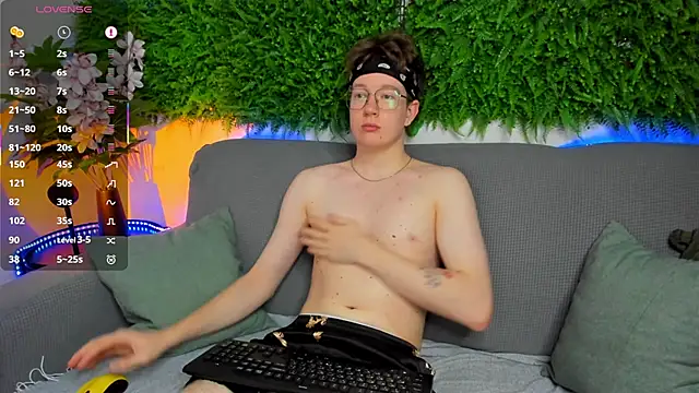 Teddy Parker online show from 12.15.25