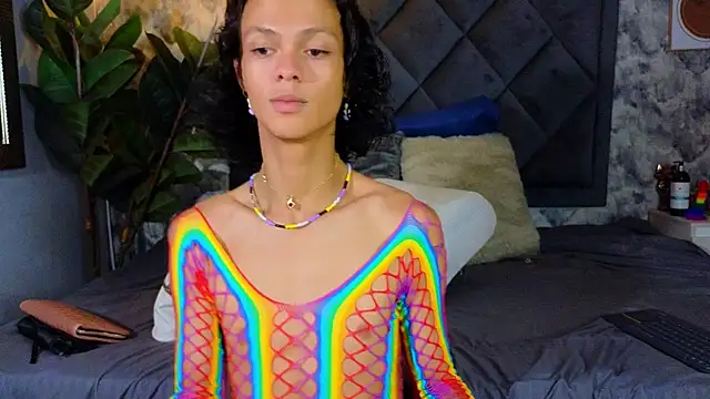 Snapshot of Indi_rave chatting on 11.04.25 Indi rave online show from 11.04.25