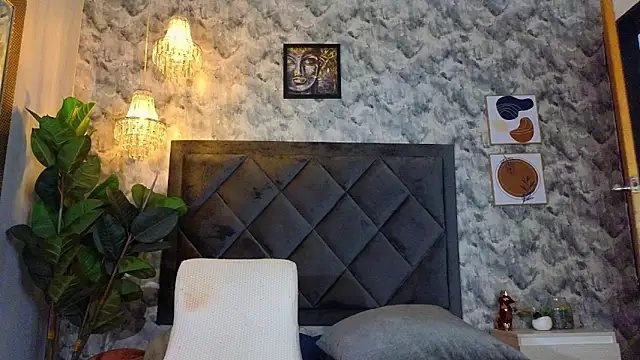 Snapshot of Indi_rave chatting on 11.14.25 Indi rave online show from 11.14.25