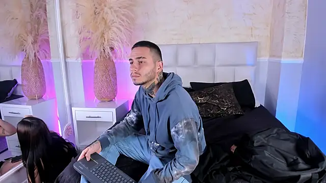 Snapshot of AsiaMillerr_ chatting on 12.14.25 AsiaMillerr online show from 12.14.25