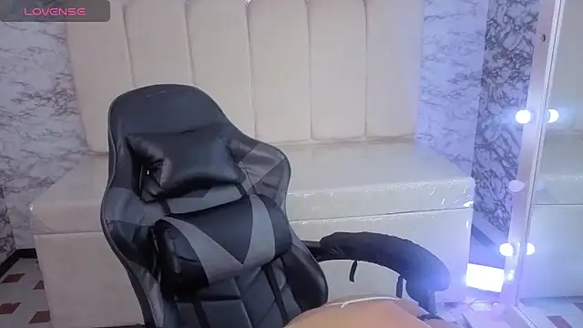 Snapshot of Cute_Martina_v chatting on 11.09.25 Cute Martina v online show from 11.09.25