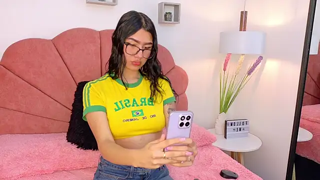 Charlotte Millers online show from 11.24.25