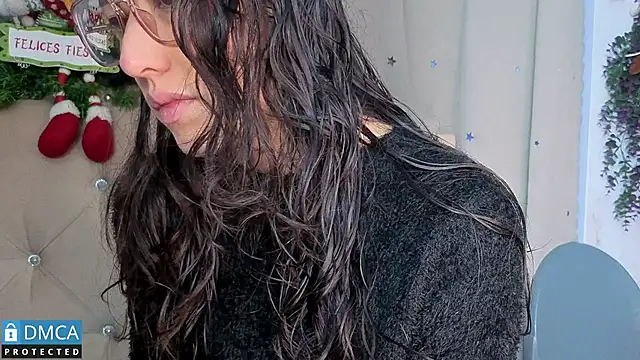 Snapshot of eva_delight_ chatting on 12.05.25 eva delight online show from 12.05.25