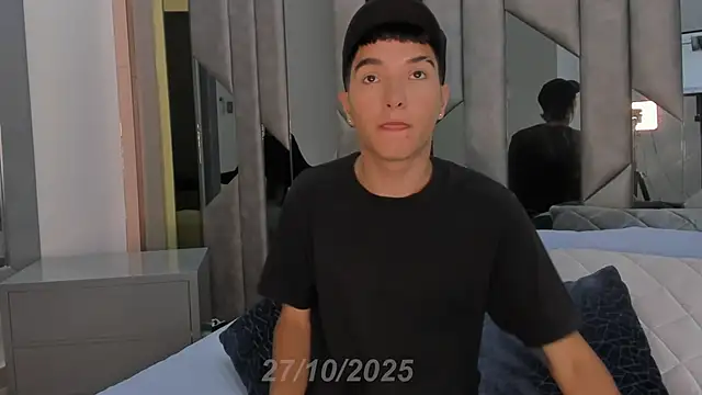 Snapshot of Dallen_Grant chatting on 10.27.25 Dallen Grant online show from 10.27.25