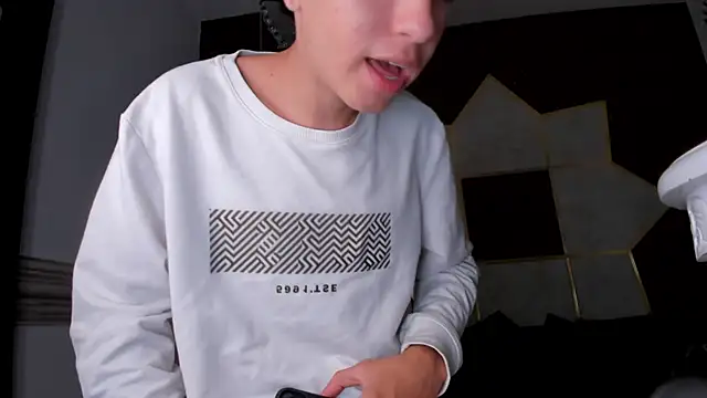 Snapshot of Dallen_Grant chatting on 03.20.26 Dallen Grant online show from 03.20.26