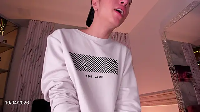 Snapshot of Dallen_Grant chatting on 04.10.26 Dallen Grant online show from 04.10.26