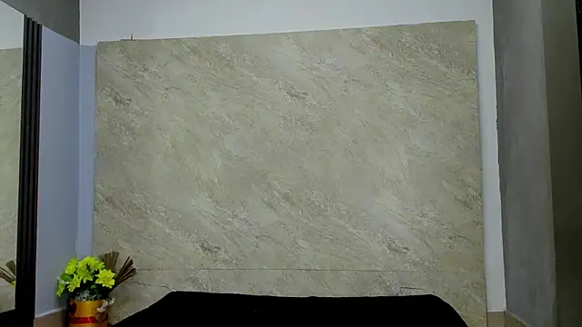 Snapshot of Sarahh-19 chatting on 11.15.25 Sarahh-19 online show from 11.15.25