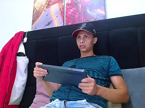 wiltom  online show from 12.15.25