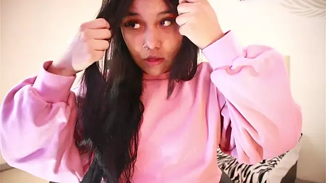 Snapshot of Isabelle_Lane chatting on 11.22.25 Isabelle Lane online show from 11.22.25