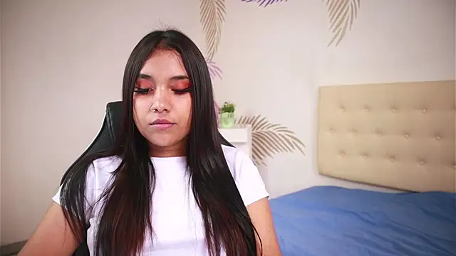 Snapshot of Isabelle_Lane chatting on 11.24.25 Isabelle Lane online show from 11.24.25